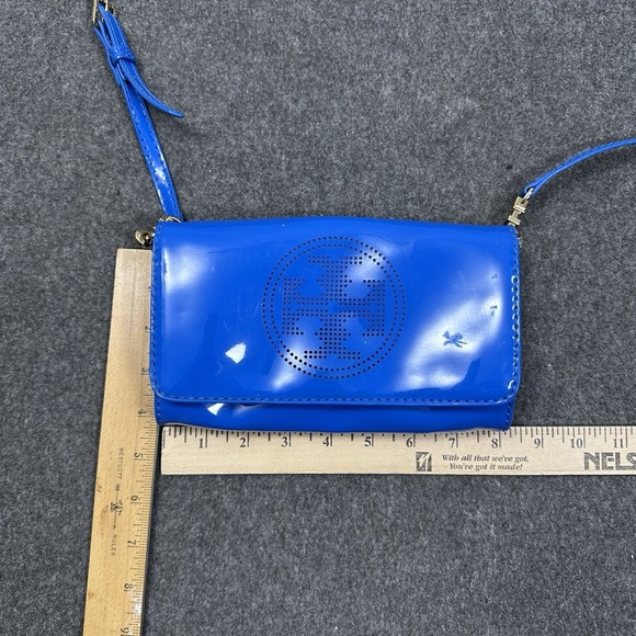 Tory Burch Blue Patent Leather Perforated Logo Crossbody Wallet Wristlet - Picture 3 of 9